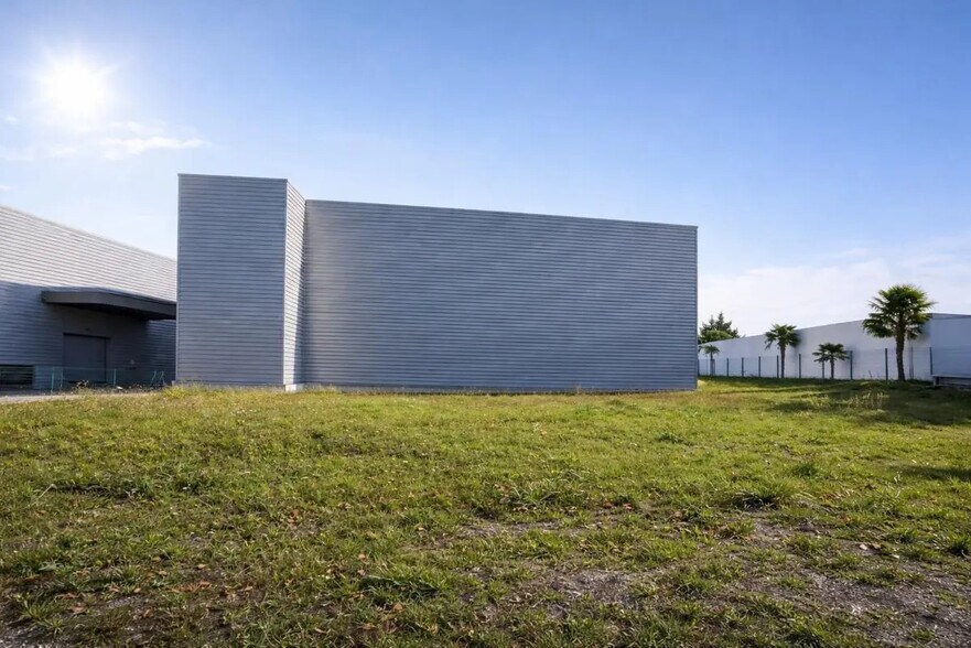 Light Industrial in Toulouse to rent - Building Photo - Image 3 of 7