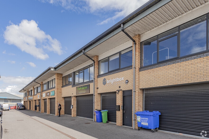 Rhymney River Bridge Rd, Cardiff to rent - Building Photo - Image 3 of 8
