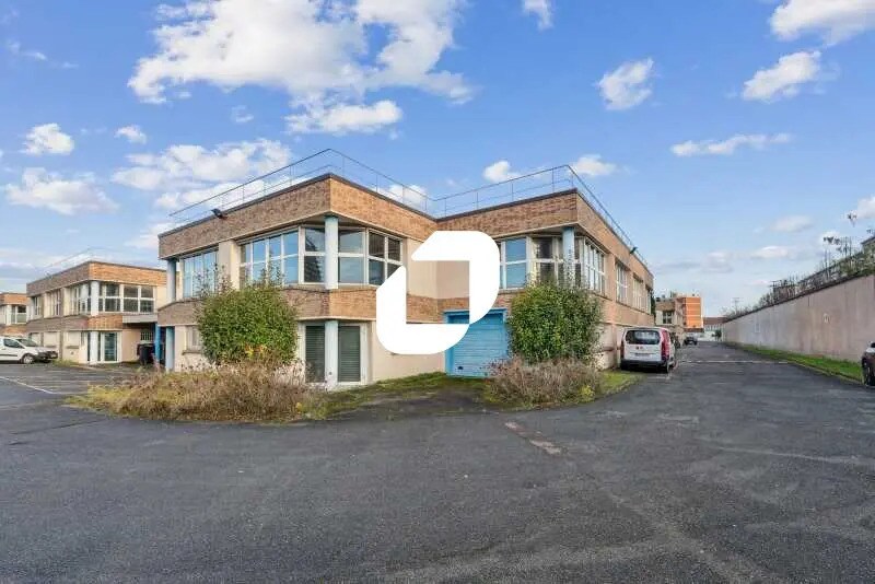122-130 Rue Marcel Hartmann, Ivry-sur-Seine to rent - Building Photo - Image 2 of 27