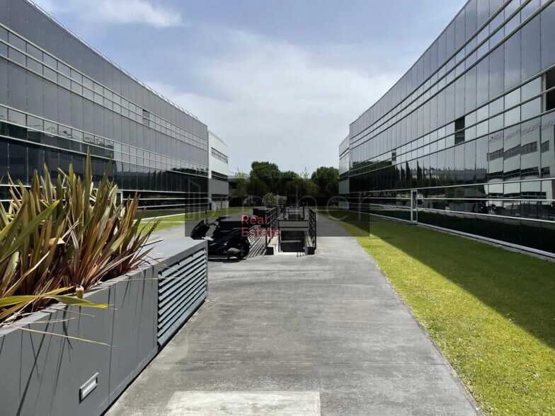 Office in Mérignac to rent - Building Photo - Image 3 of 9