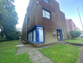 2 Wellington Rd, Bilston to rent Building Photo- Image 1 of 4