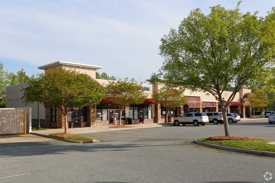 36053635 Mount Holly Huntersville Rd, Charlotte 28216 UK