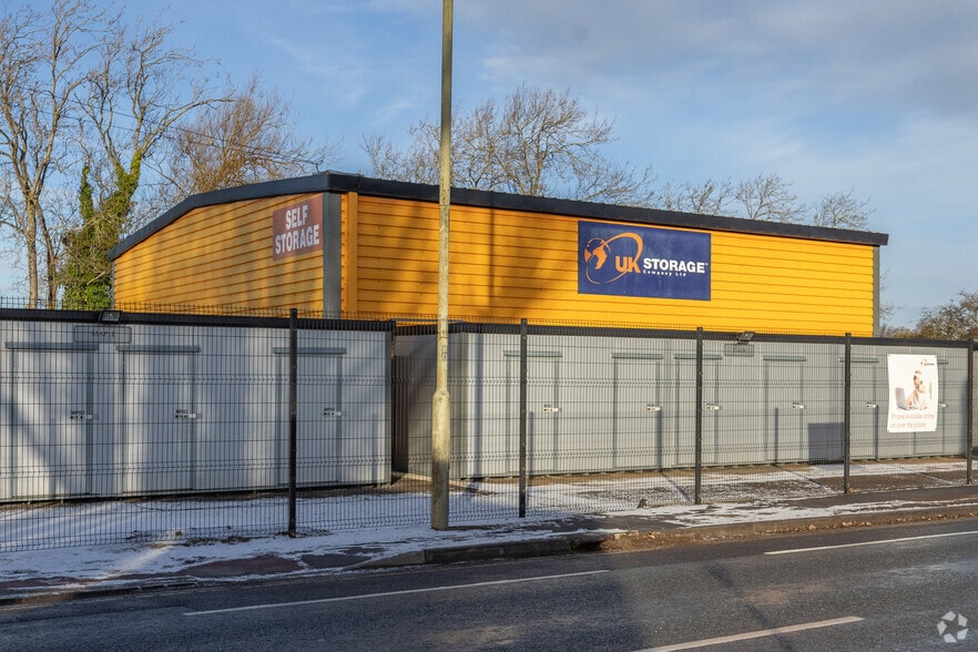 340-350 Bristol Rd, Gloucester to rent - Building Photo - Image 2 of 3