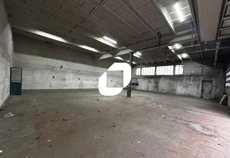 Light Industrial in Aubervilliers to rent Interior Photo- Image 1 of 12