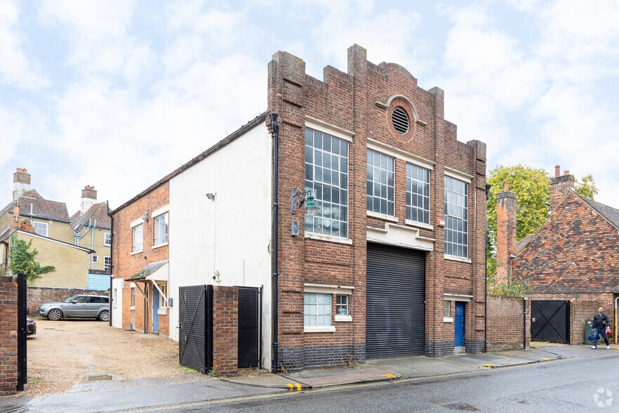 12 Beer Cart Ln, Canterbury for sale - Primary Photo - Image 1 of 5