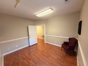 3700 Palmetto Pointe Blvd, Myrtle Beach, SC to rent Interior Photo- Image 1 of 5