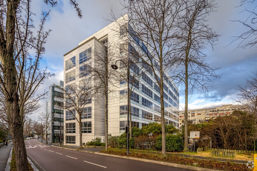 1 Rue De L'Union, Rueil-Malmaison to rent - Building Photo - Image 3 of 10