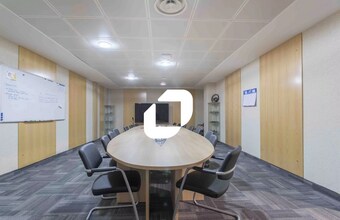 Office in Lieusaint to rent Interior Photo- Image 1 of 18