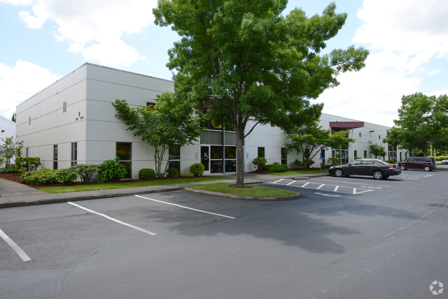 3513-3545 Fairview Industrial Dr SE, Salem, OR for rent - Building Photo - Image 3 of 5