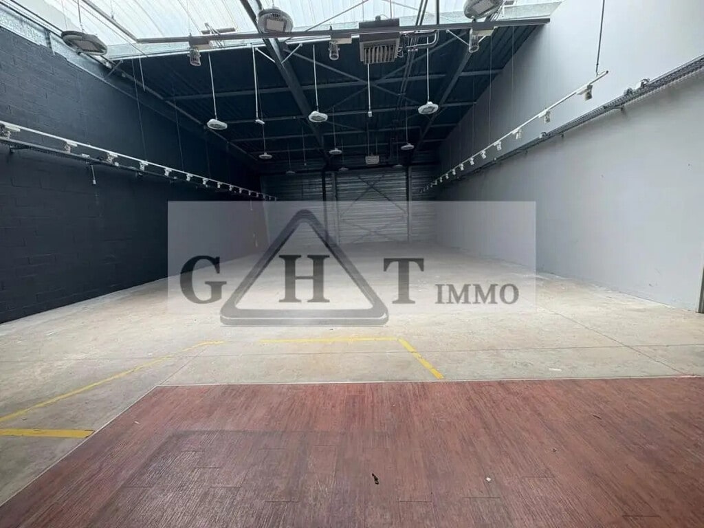 Vente Entrepôt 475 m² - Photo 1