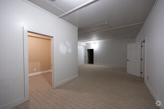 123 W Main St, Buford, GA for rent Interior Photo- Image 1 of 11