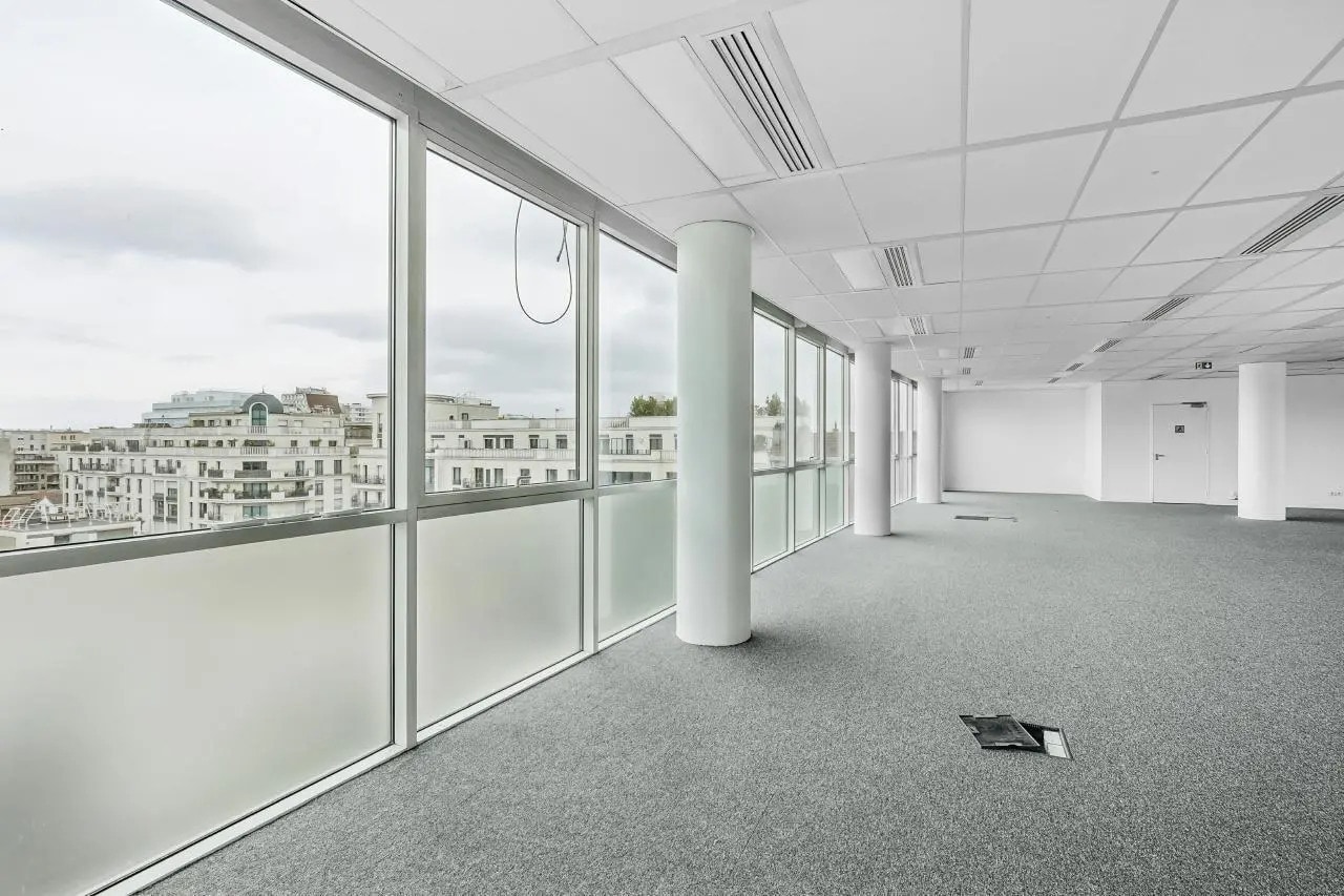 Office in Levallois-Perret to rent Interior Photo- Image 1 of 1