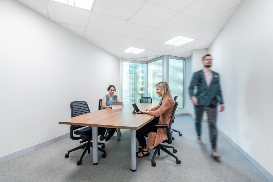 5200 Yonge St, Toronto, ON to rent - Interior Photo - Image 2 of 11