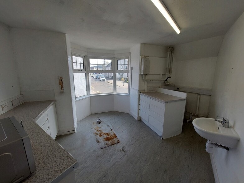 1 Kilmarnock Rd, Mauchline for sale - Building Photo - Image 2 of 3