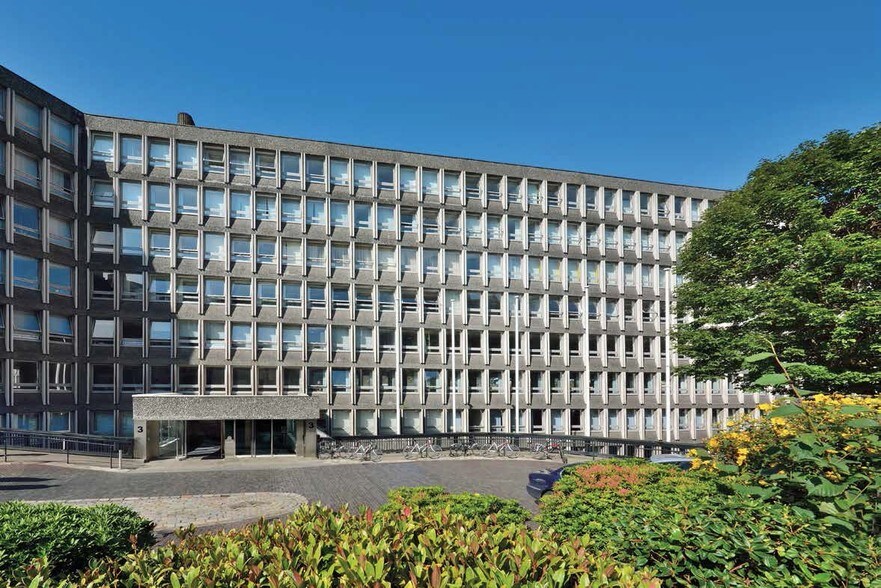 3 Lady Lawson St, Edinburgh to rent - Building Photo - Image 2 of 8