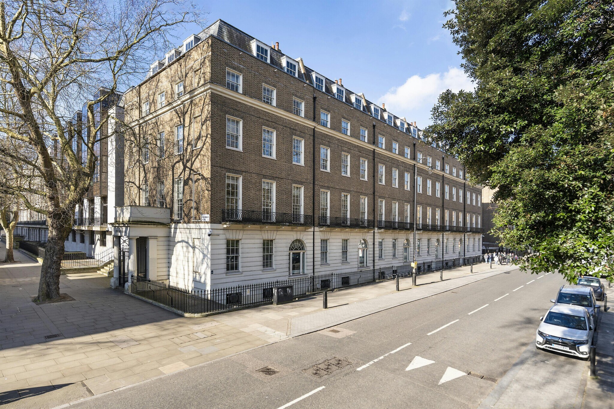 32 Russell Sq, London to rent Building Photo- Image 1 of 5