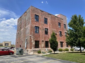 440 Phelps, Springfield, MO for sale Primary Photo- Image 1 of 1