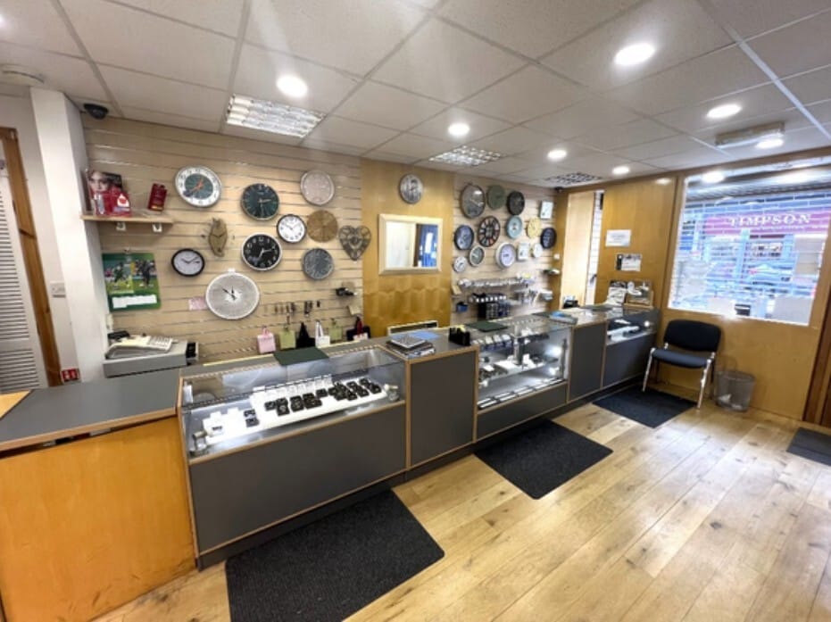 48A Great Junction St, Edinburgh to rent Interior Photo- Image 1 of 5