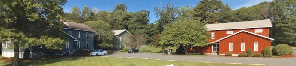 1 Oak Ridge Rd, West Lebanon, NH for rent - Building Photo - Image 2 of 6