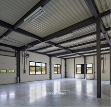 Light Industrial in Dardilly to rent Interior Photo- Image 1 of 1