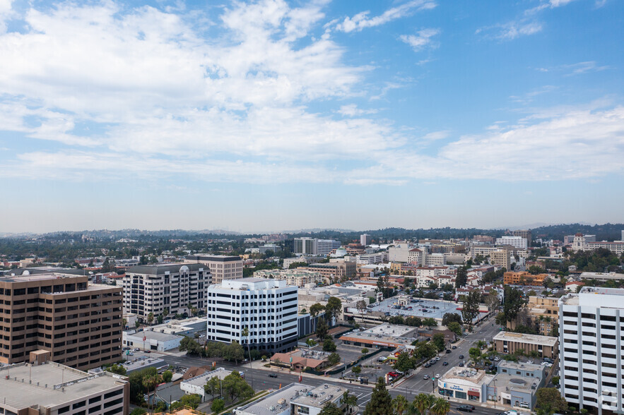 35 N Lake Ave, Pasadena, CA for rent - Building Photo - Image 3 of 3