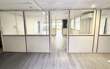 Light Industrial in Pantin to rent Interior Photo- Image 1 of 2
