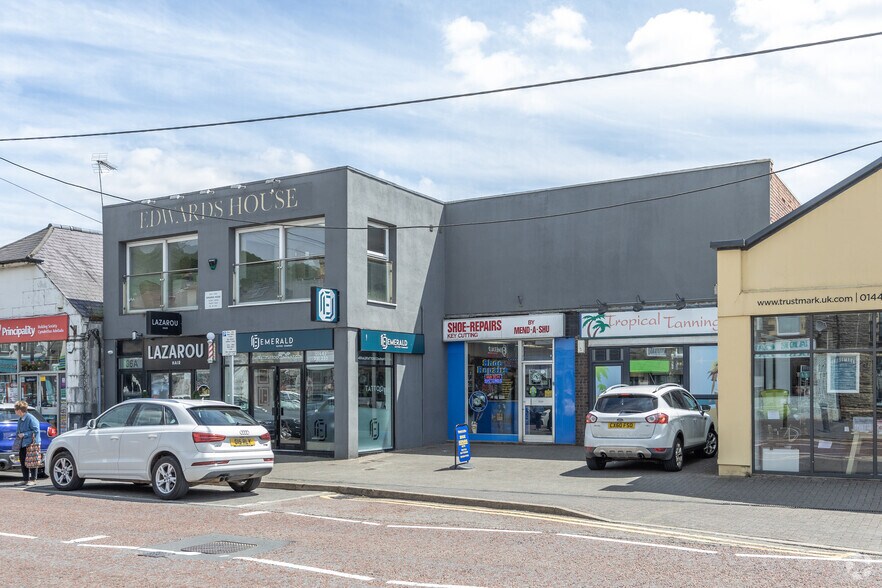 36-36A Talbot Rd, Pontyclun to rent - Primary Photo - Image 1 of 3