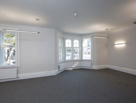 162 Buckingham Palace Rd, London to rent - Interior Photo - Image 2 of 4