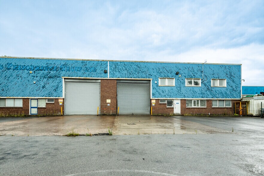 Hutton St, Blackburn to rent - Building Photo - Image 3 of 5
