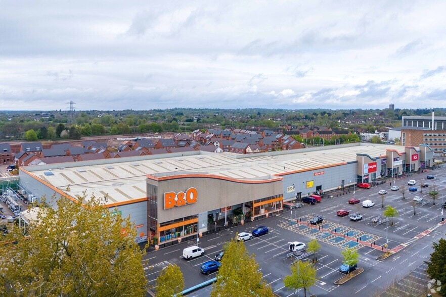 Lichfield Rd, Stafford to rent - Building Photo - Image 2 of 2