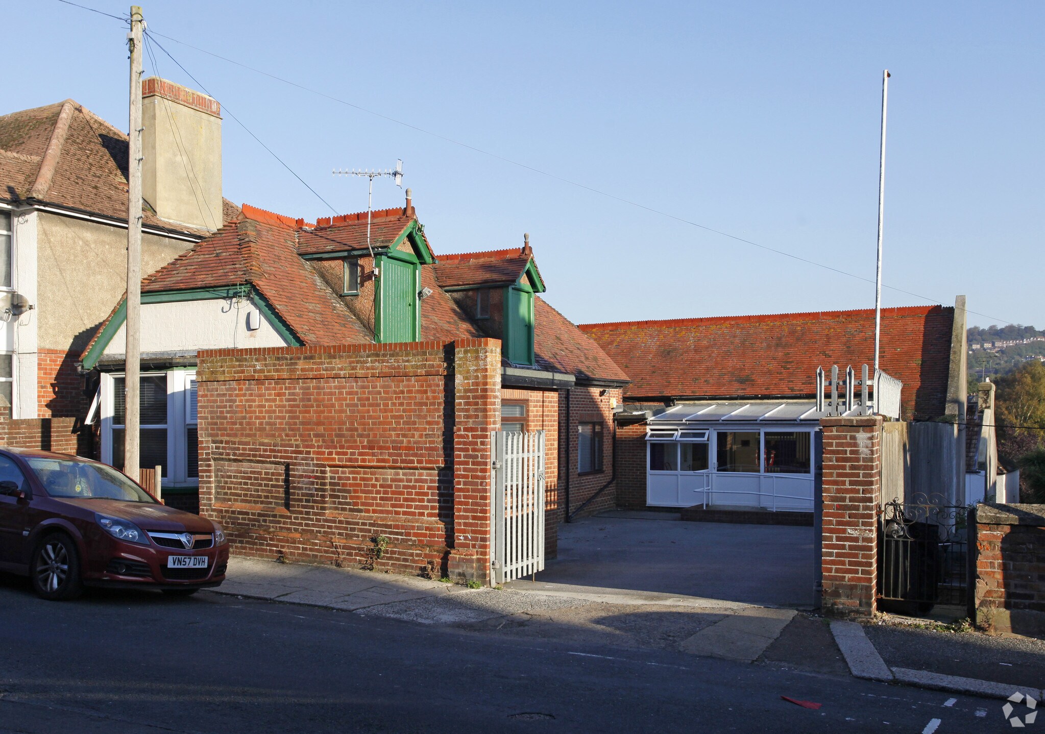 135 Hughenden Rd, Hastings for sale Primary Photo- Image 1 of 1