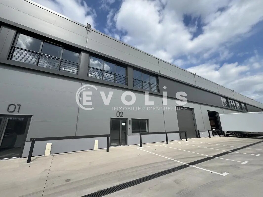 Office in Les Pavillons-sous-Bois to rent Building Photo- Image 1 of 11