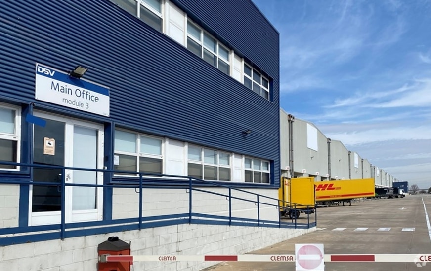 Calle Tesoro, 1, Cabanillas del Campo, Guadalajara to rent - Building Photo - Image 3 of 4