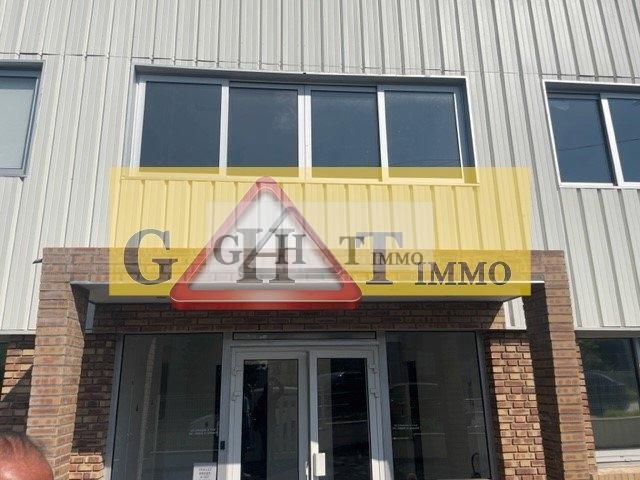 Office in Neuilly-sur-Marne to rent - Building Photo - Image 2 of 3