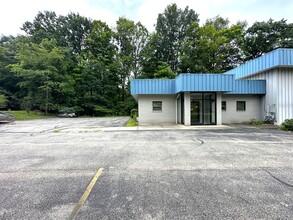 460-470 Old Frankstown Rd, Monroeville, PA for rent Building Photo- Image 2 of 16