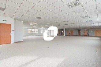 Office in Villepinte to rent Interior Photo- Image 2 of 11