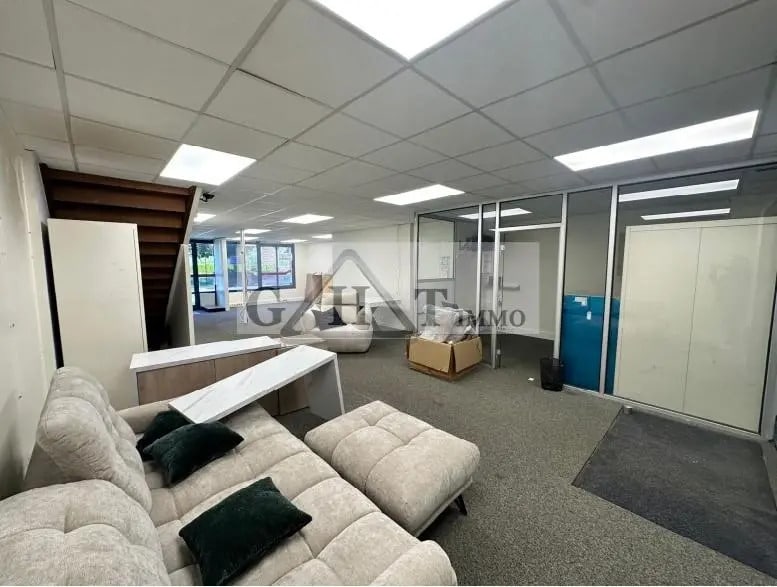 Industrial in Croissy-Beaubourg to rent Interior Photo- Image 1 of 9