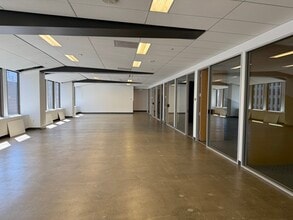 300 Mission St, San Francisco, CA to rent Interior Photo- Image 2 of 6