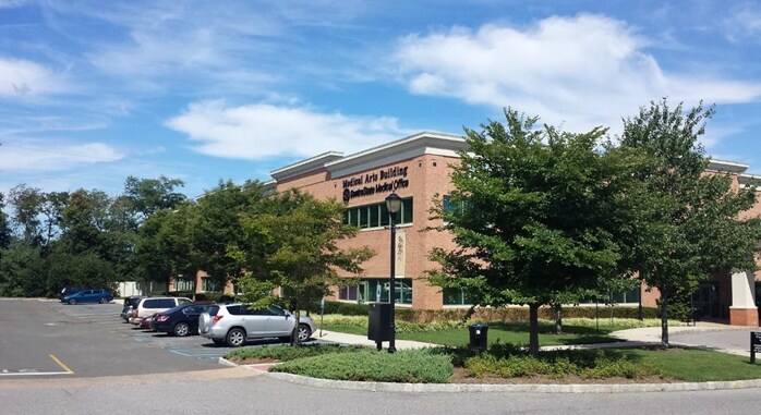 312 Applegarth Rd, Monroe Township, NJ to rent Primary Photo- Image 1 of 11