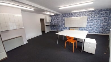 13 Comberton Hl, Kidderminster to rent Interior Photo- Image 2 of 6