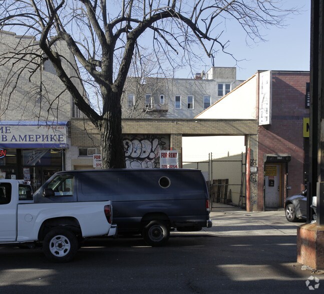 275 Avenue O, Brooklyn, NY for rent - Building Photo - Image 3 of 7