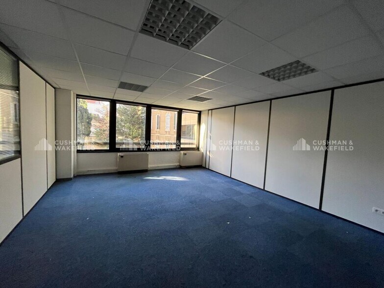 Office in Marseille to rent - Interior Photo - Image 3 of 35