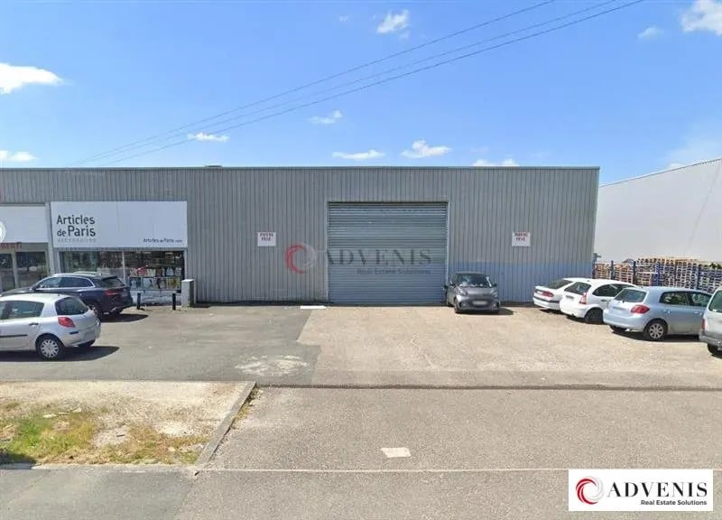 Location Commerce 450 m² - Photo 1