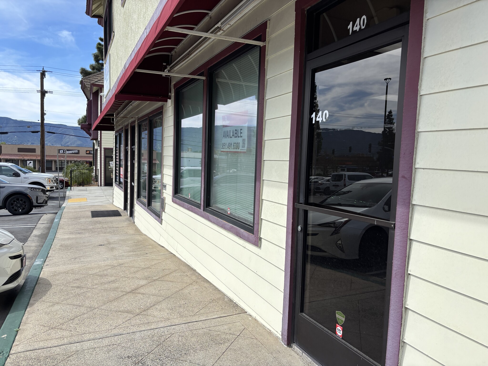 31900 Mission Trl, Lake Elsinore, CA to rent Building Photo- Image 1 of 7