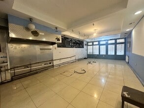 1183 Finchley Rd, London to rent Interior Photo- Image 2 of 4