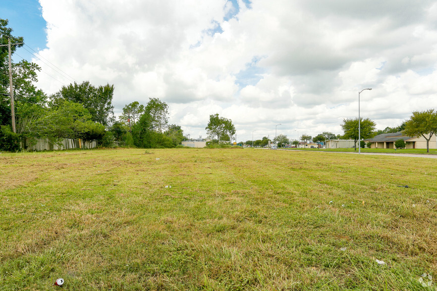 5303 W Orem Dr, Houston, TX for sale - Primary Photo - Image 1 of 1