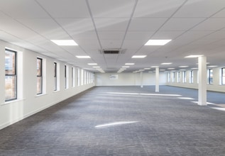 200-240 Park Ave, Almondsbury to rent Interior Photo- Image 2 of 3