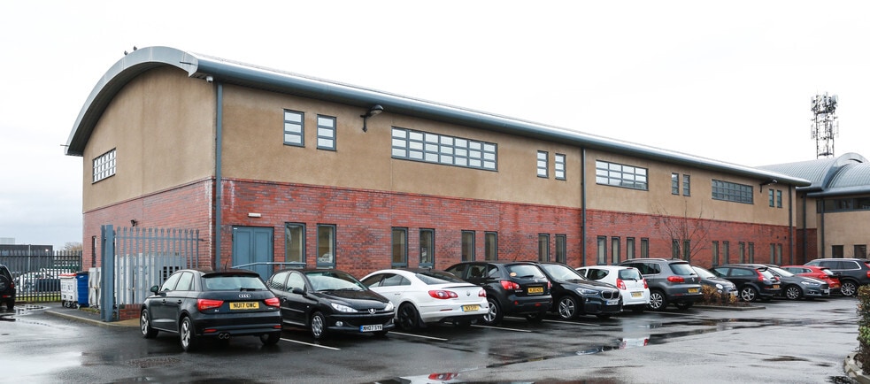 Whitfield Ct, Durham to rent - Building Photo - Image 3 of 4