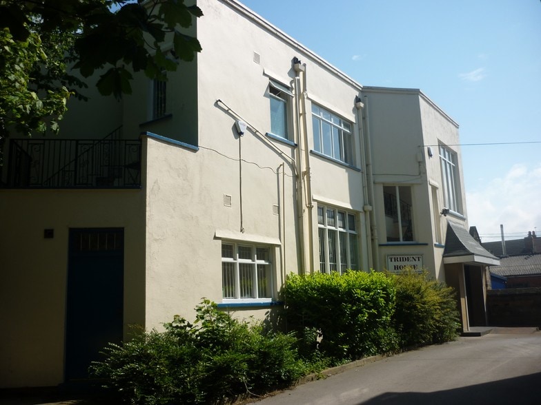 Shadwell Ln, Leeds to rent - Building Photo - Image 2 of 2