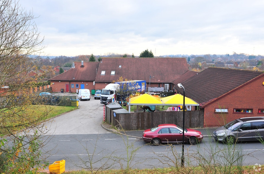 Warbler Pl, Kidderminster to rent - Building Photo - Image 3 of 3
